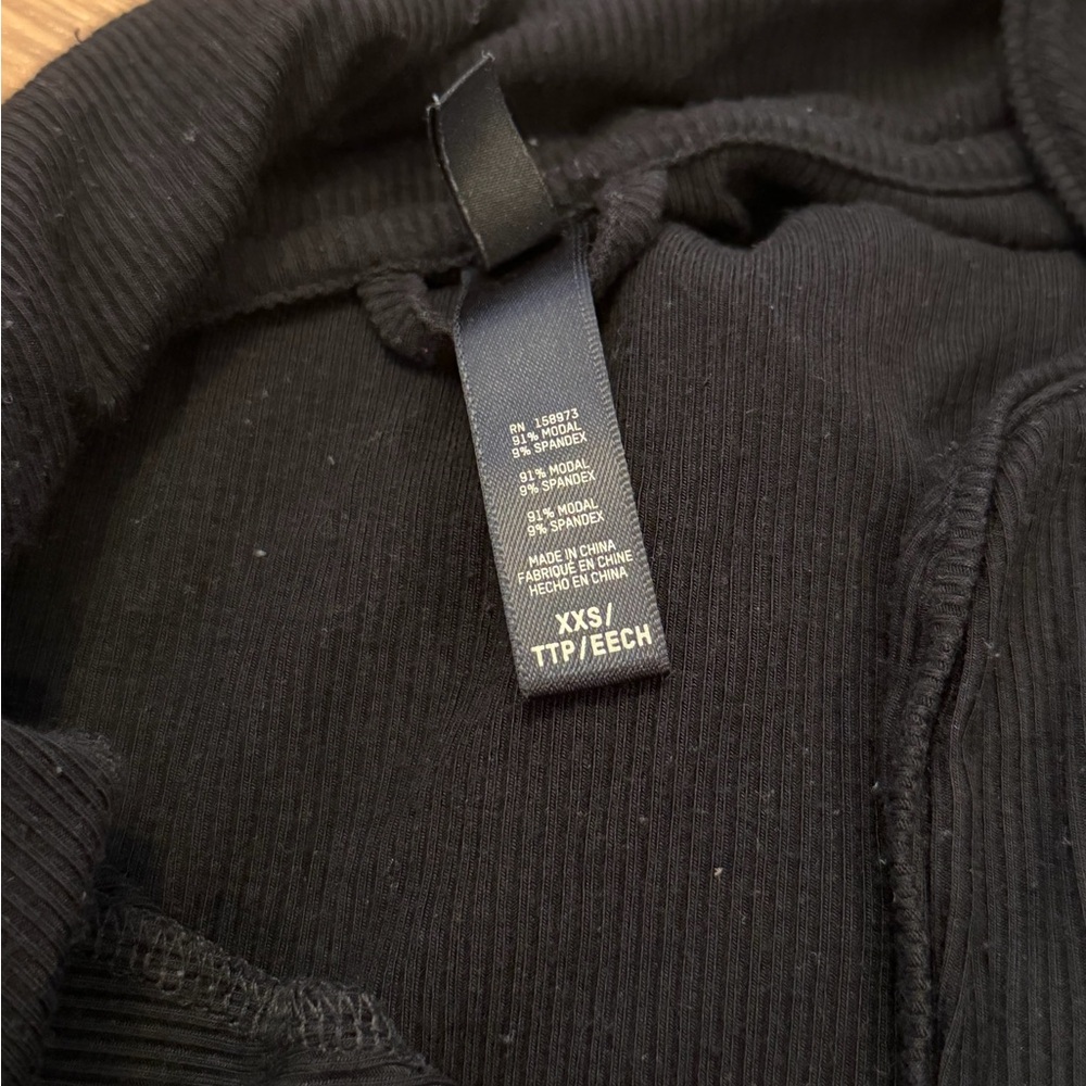 SKIMS Lounge PJ Tops - Picture 5 of 5